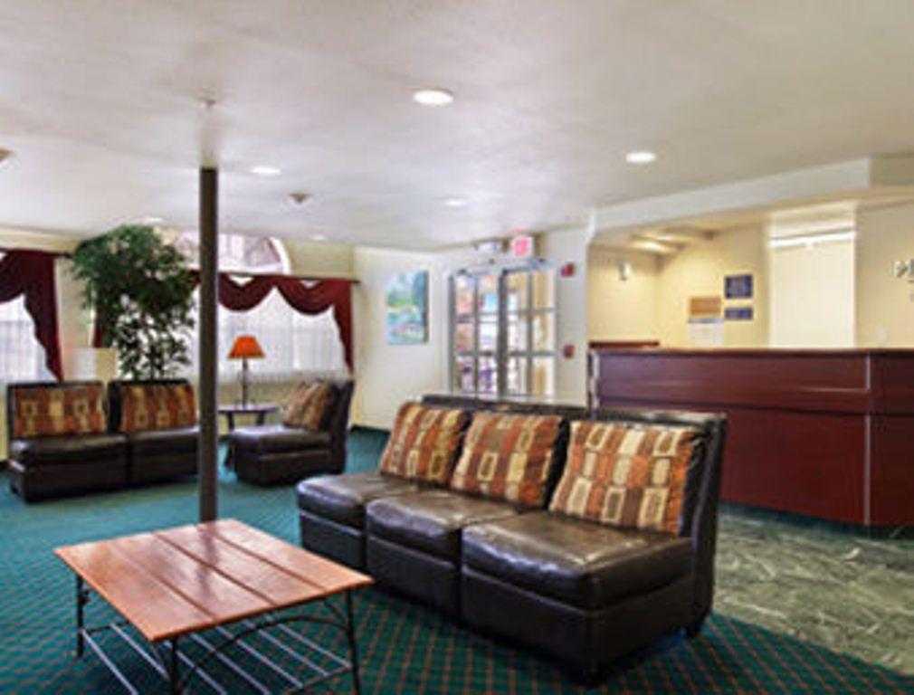 Microtel Inn & Suites By Wyndham Wellton Interior photo